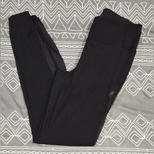 Lululemon High Waisted Leggings With Mesh Stripe Detail Down The Leg Size 6